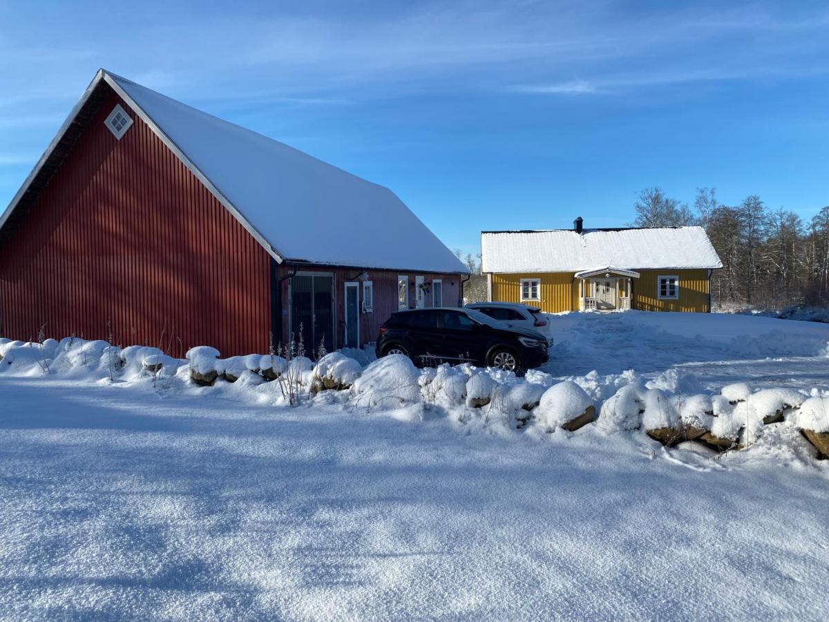 Skog Fegen Naera Ullared Villa Exterior photo